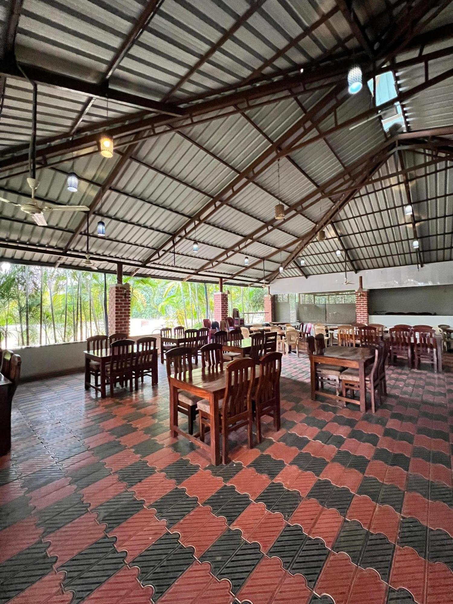 Coorg Nesara Hotel And Resort กูชาลนาการ์ ภายนอก รูปภาพ