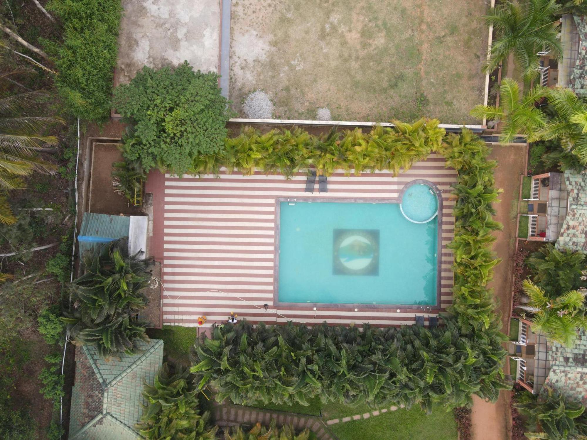 Coorg Nesara Hotel And Resort กูชาลนาการ์ ภายนอก รูปภาพ