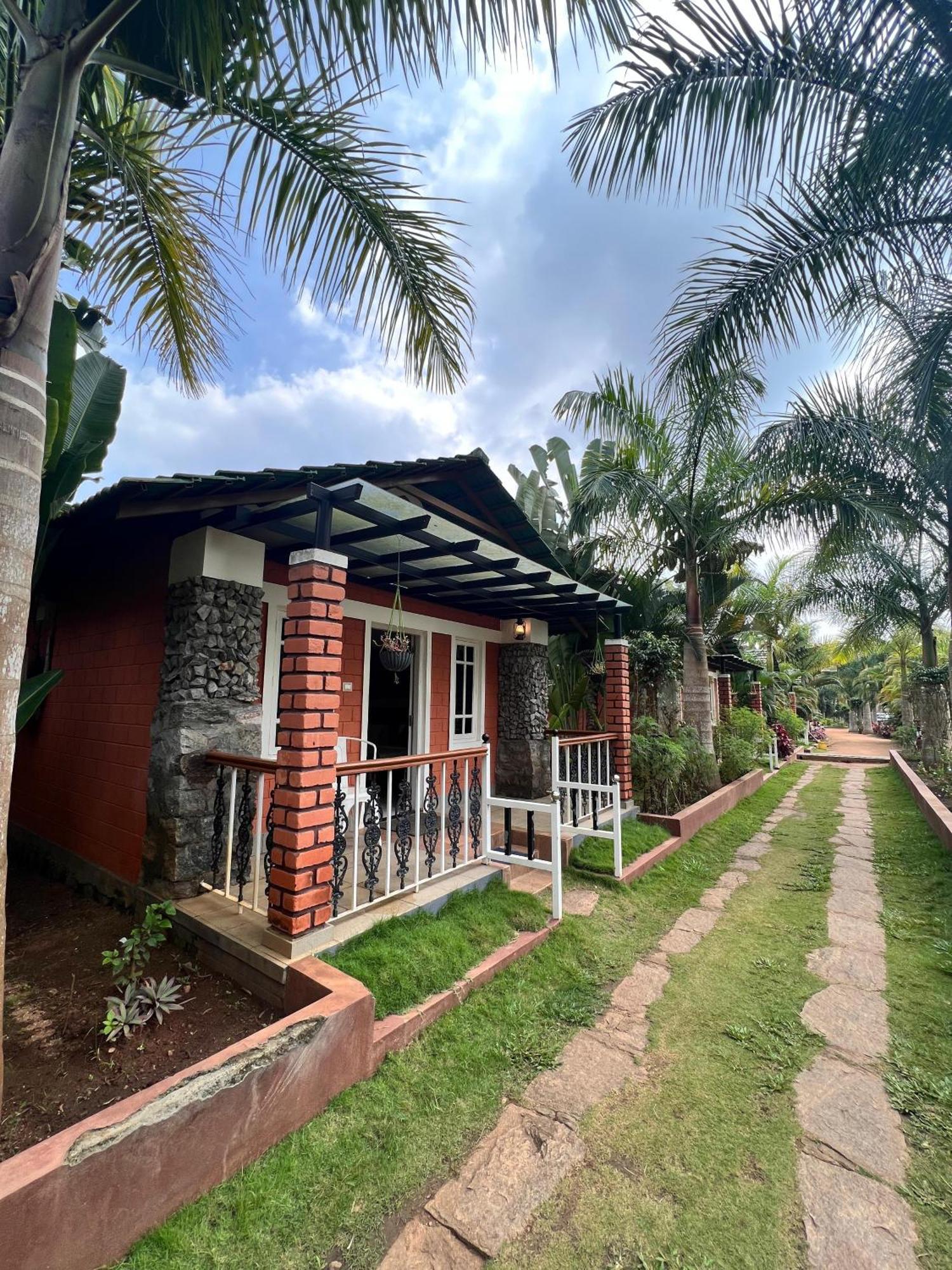 Coorg Nesara Hotel And Resort กูชาลนาการ์ ภายนอก รูปภาพ